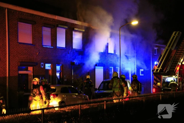Woningen ontruimd door uitslaande brand