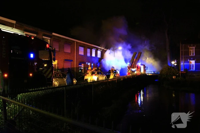 Woningen ontruimd door uitslaande brand
