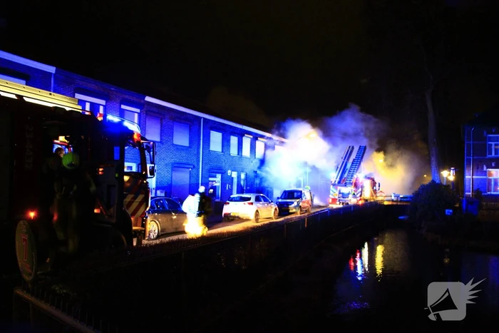 Woningen ontruimd door uitslaande brand