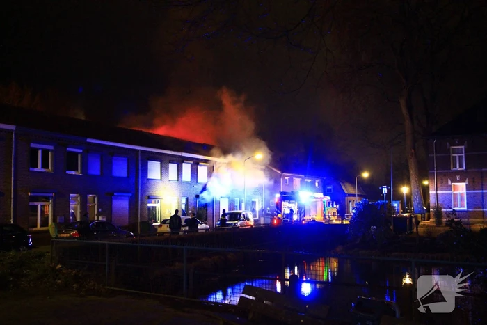 Woningen ontruimd door uitslaande brand