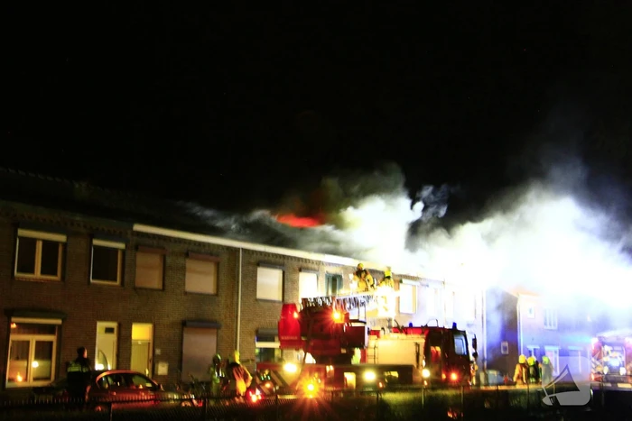 Woningen ontruimd door uitslaande brand