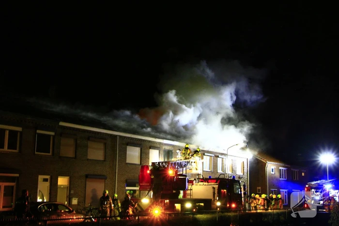 Woningen ontruimd door uitslaande brand