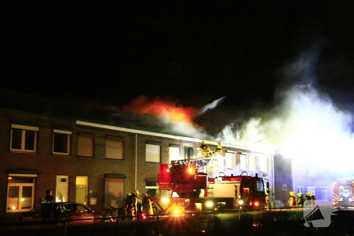 Woningen ontruimd door uitslaande brand