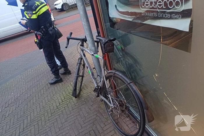 Wielrenner gewond bij botsing met bestelbus
