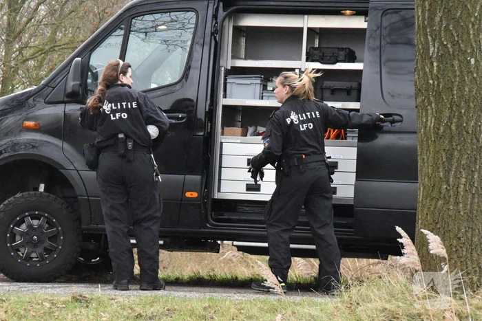 Aanhouding 23-jarige tijdens ondermijningsactie, arrestatieteam valt pand binnen na vondst drugsafval