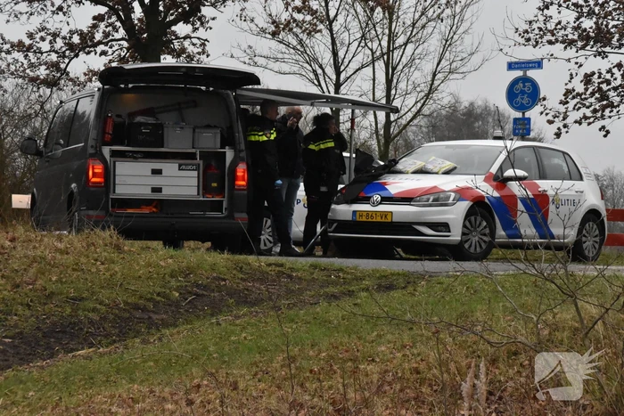 Aanhouding 23-jarige tijdens ondermijningsactie, arrestatieteam valt pand binnen na vondst drugsafval