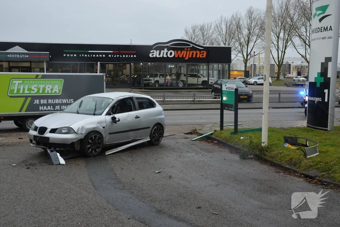 Flinke schade bij ongeval tussen twee auto's