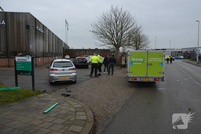 Flinke schade bij ongeval tussen twee auto's