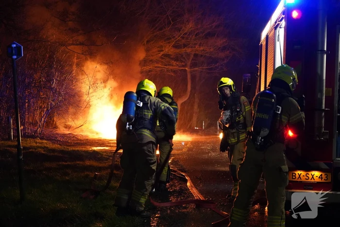 Auto volledig verwoest door brand