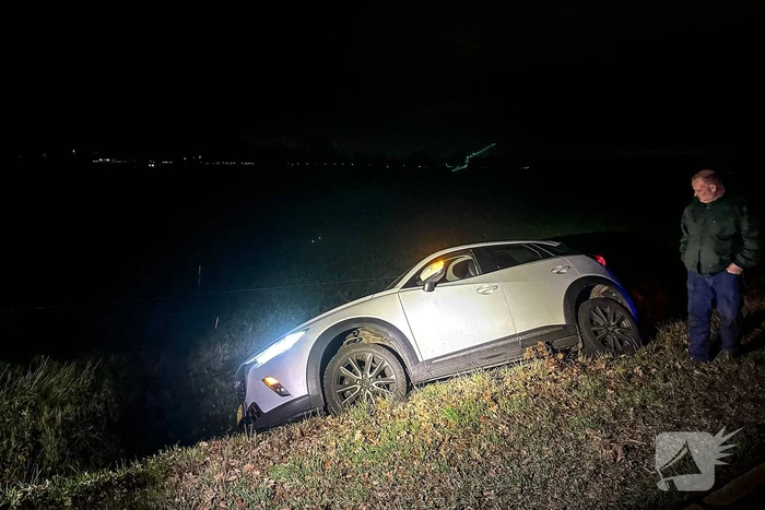 Automobilist belandt in greppel