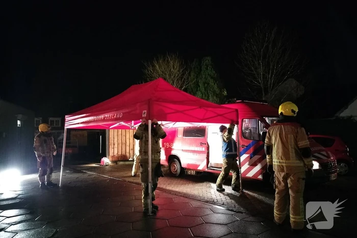 Enorme vlammenzee bij brand in loods