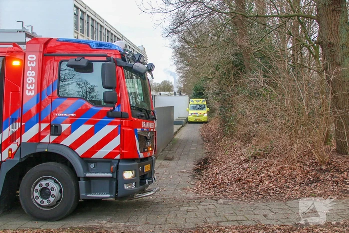 Meerdere leerlingen na drie uur uit lift bevrijdt