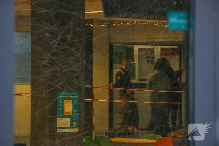 Meerdere leerlingen na drie uur uit lift bevrijdt