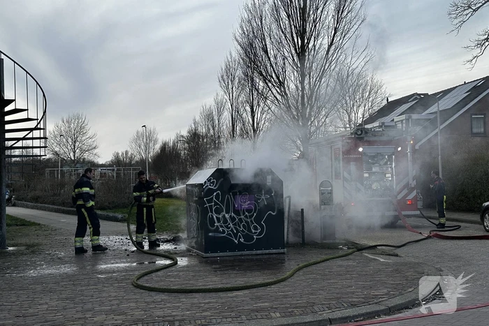 Textielcontainer vat vlam
