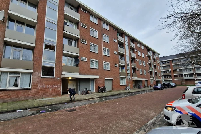Schade door explosie in trappenhuis van flat