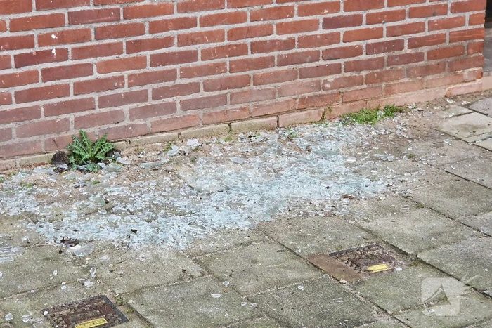 Schade door explosie in trappenhuis van flat