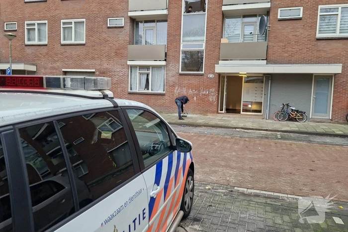 Schade door explosie in trappenhuis van flat
