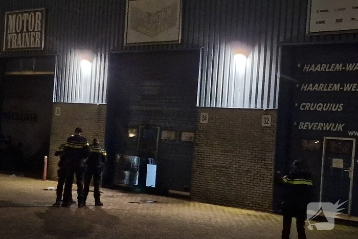Brandstichting bij bedrijfspand in haven