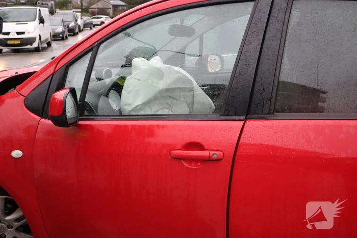 Schade na aanrijding op kruising