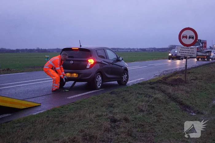 Verkeershinder na botsing tussen twee voertuigen