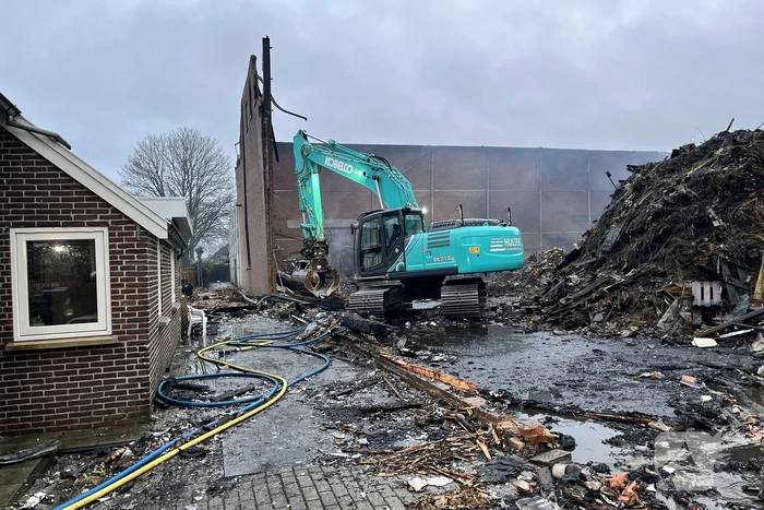 Schade na grote brand goed zichtbaar bij daglicht