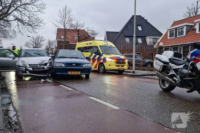 Flinke schade bij ongeval tussen twee auto's
