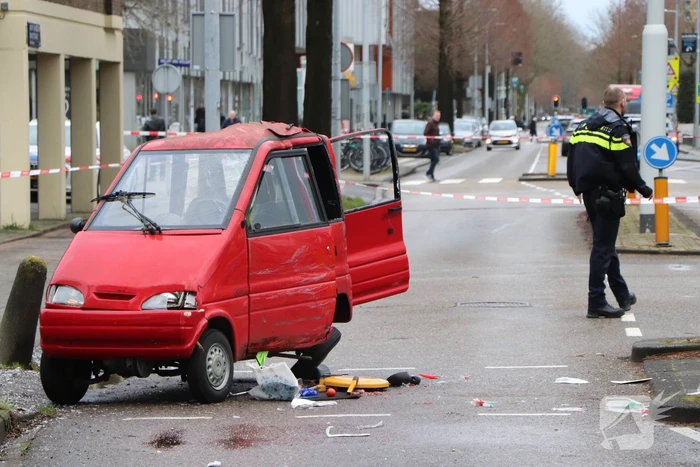 Brommobielen botsen op elkaar