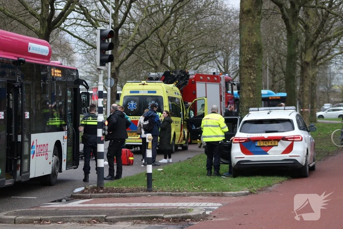 Fietser overleden bij aanrijding met lijnbus