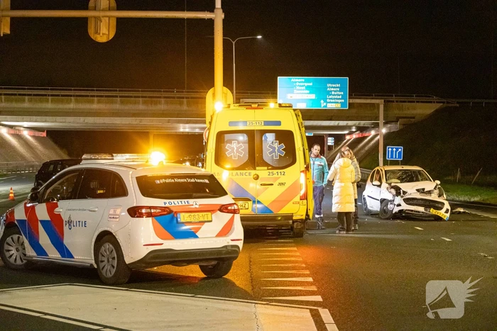 Veel schade bij botsing op kruising