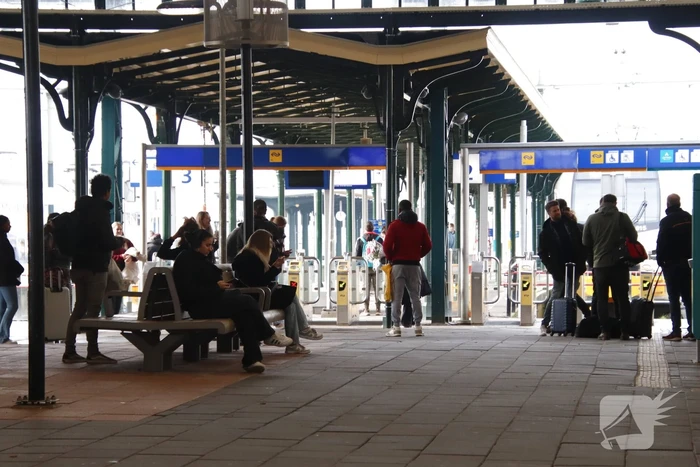 Geen treinverkeer en spoorweg geblokkeerd door stroomstoring