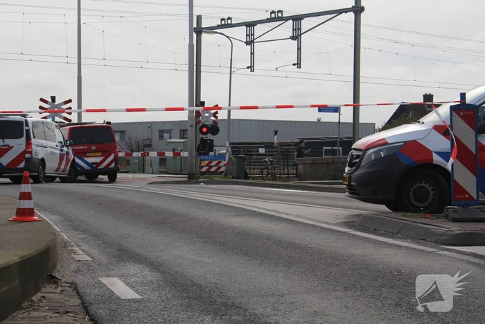 Treinverkeer gestremd en overgang gesloten na ongeval
