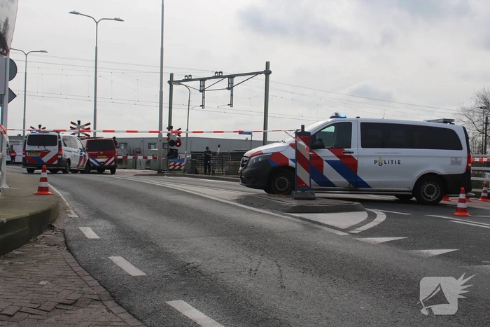 Treinverkeer gestremd en overgang gesloten na ongeval