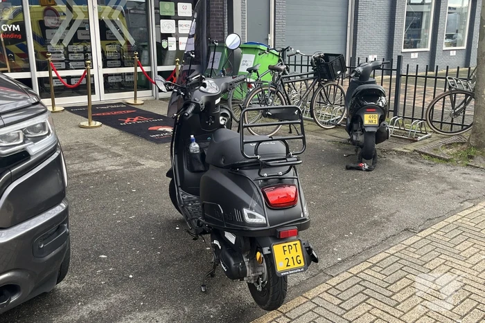 Scooterrijder aangereden door auto