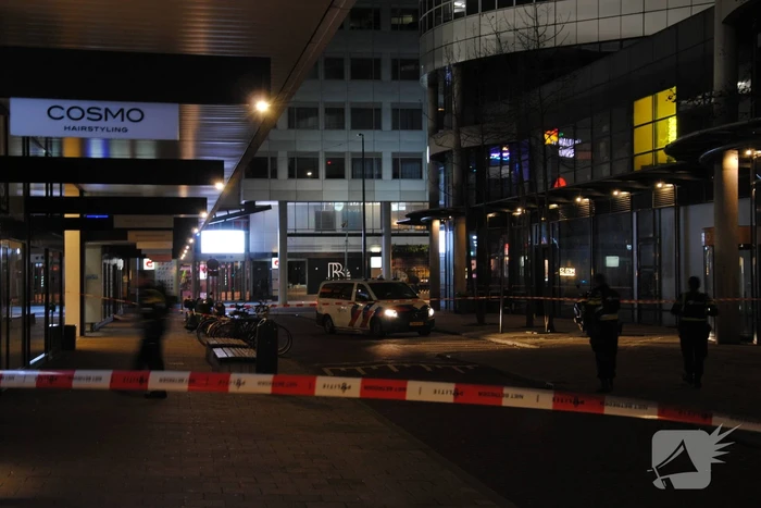 Onderzoek naar aangetroffen kogelgaten raam