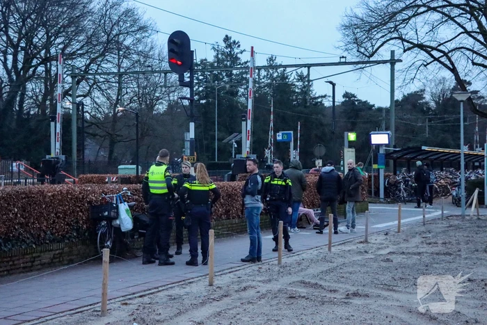 Arrestatieteam arresteert man na melding van wapen bij station