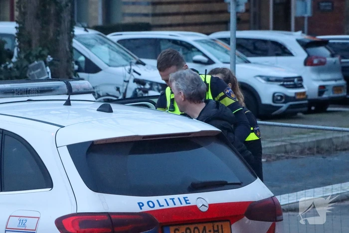 Arrestatieteam arresteert man na melding van wapen bij station