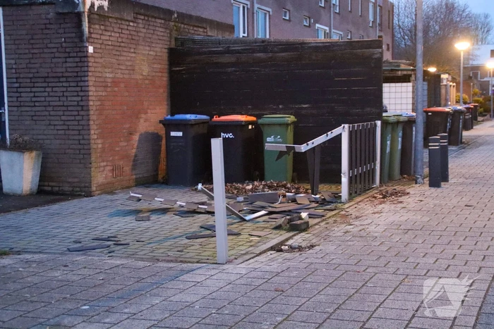 Beschonken bestuurder slaat op de vlucht na crash in wijk