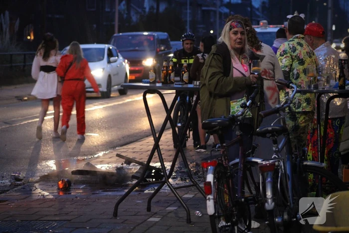 Vreugdevuur van carnavalsvieders opnieuw aangestoken na brandweerinzet