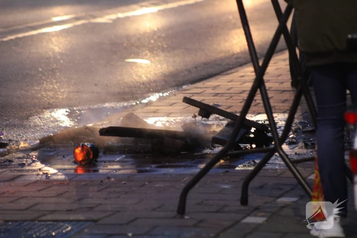 Vreugdevuur van carnavalsvieders opnieuw aangestoken na brandweerinzet