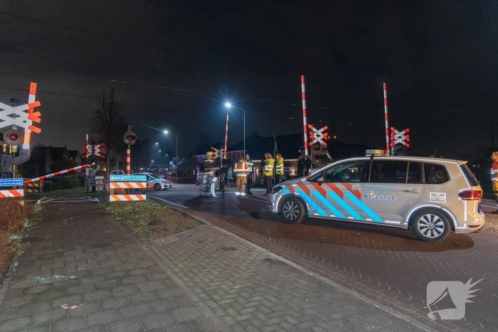 Trein botst op carnavalswagen: machinist gewond