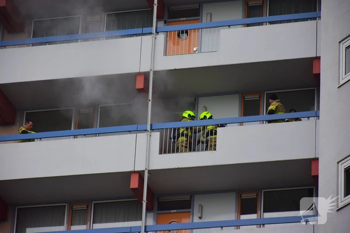 Brandweer oefent flatbrand in hoogbouw