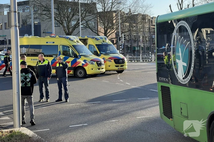 Traumateam ingezet bij aanrijding tussen lijnbus en fietser