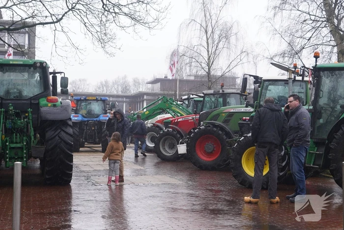 Boerenprotest bij provinciehuis