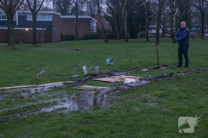 Tesla bestuurster neemt kortste weg naar huis