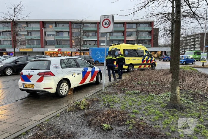 Fietser aangereden bij parkeerplaats van winkelgebied