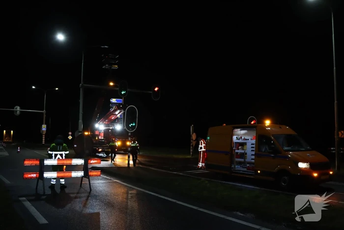 Wegwerker gered door brandweer
