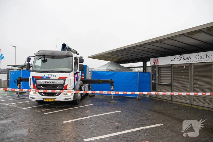 Overleden persoon aangetroffen in het water