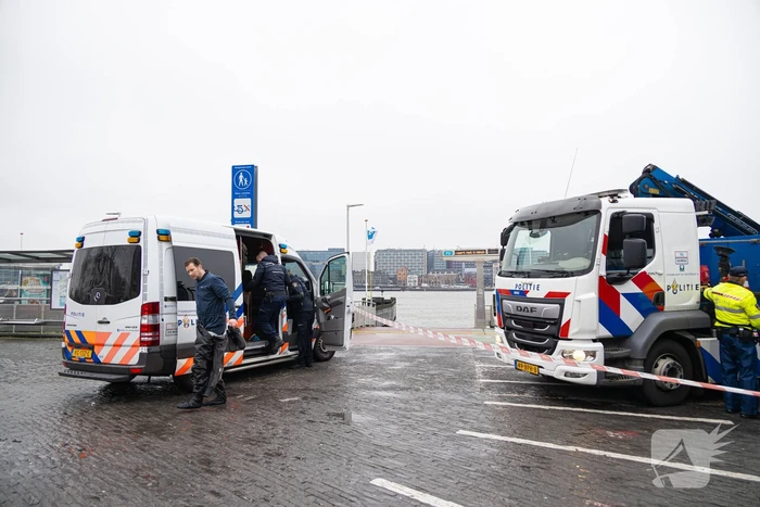 Overleden persoon aangetroffen in het water