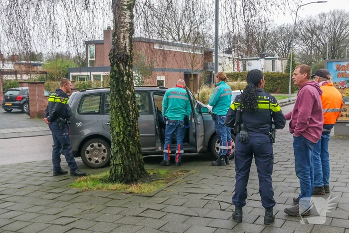Auto naar huis geduwd na ongeval