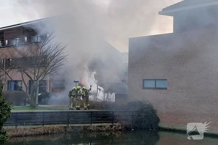 Aanhanger volledig in lichterlaaie